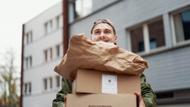 Man med paket